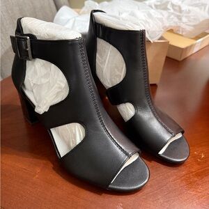 Deva Heidi shooties from Clarks Collection